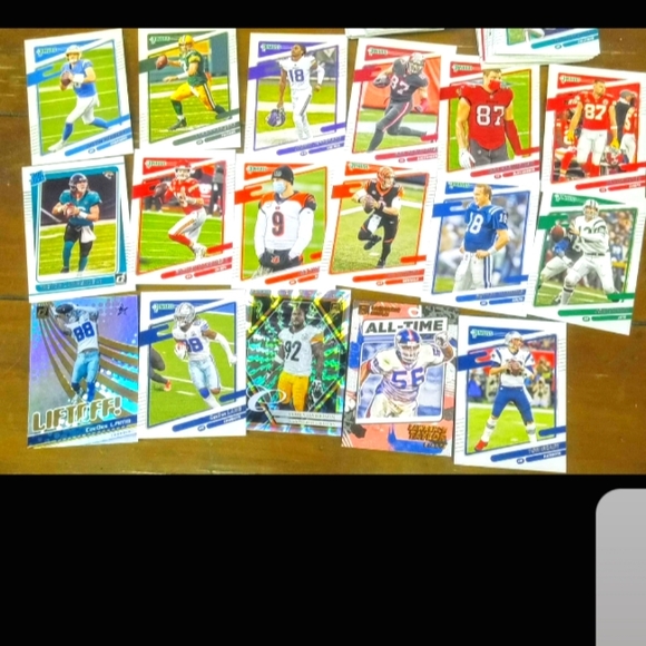 Football Cards Lot of 50 - Donruss 2021 *MINT* - Picture 1 of 4